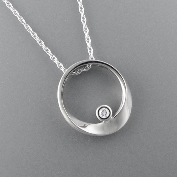 Möbius Pendant with Diamond – Östling Jewelry Design