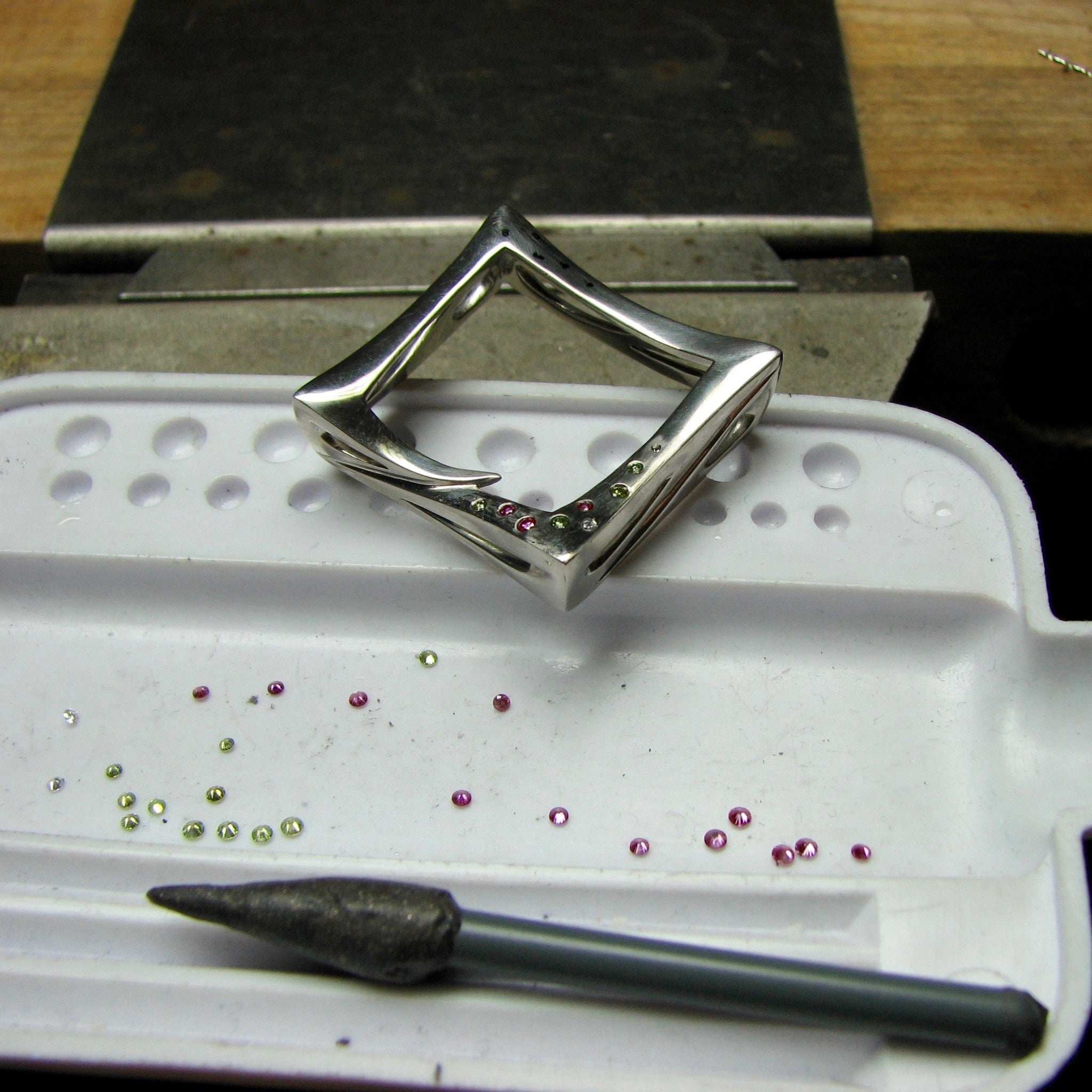 'Through the Looking Glass' Pendant Slider