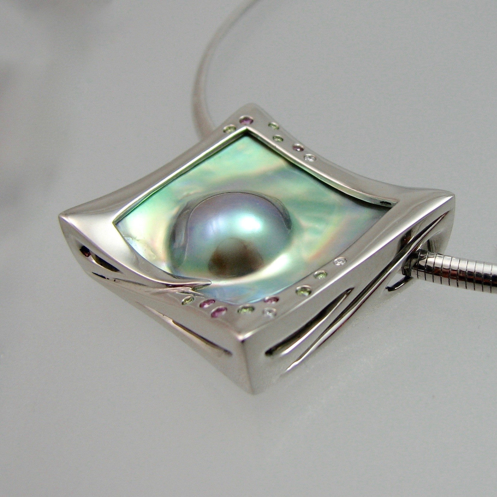 'Through the Looking Glass' Pendant Slider