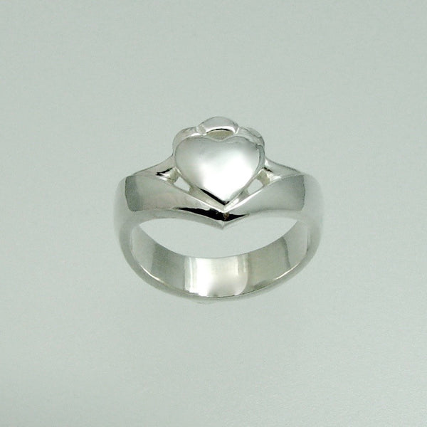 Celtic Claddagh ,Outlander Jewelry, Celtic Ring, Celtic Knot Ring, Celtic Designs, Celtic forms, Celtic Jewelry, Celtic Torc, Celtic Torque, Celtic Designs, Celtic Jewelery, Celtic Wedding Ring, Celtic Trinity Knot, Celtic Symbols, Celtic Crosses, Celtic Waterhorse, Celtic Pendants, Celtic Necklaces ,