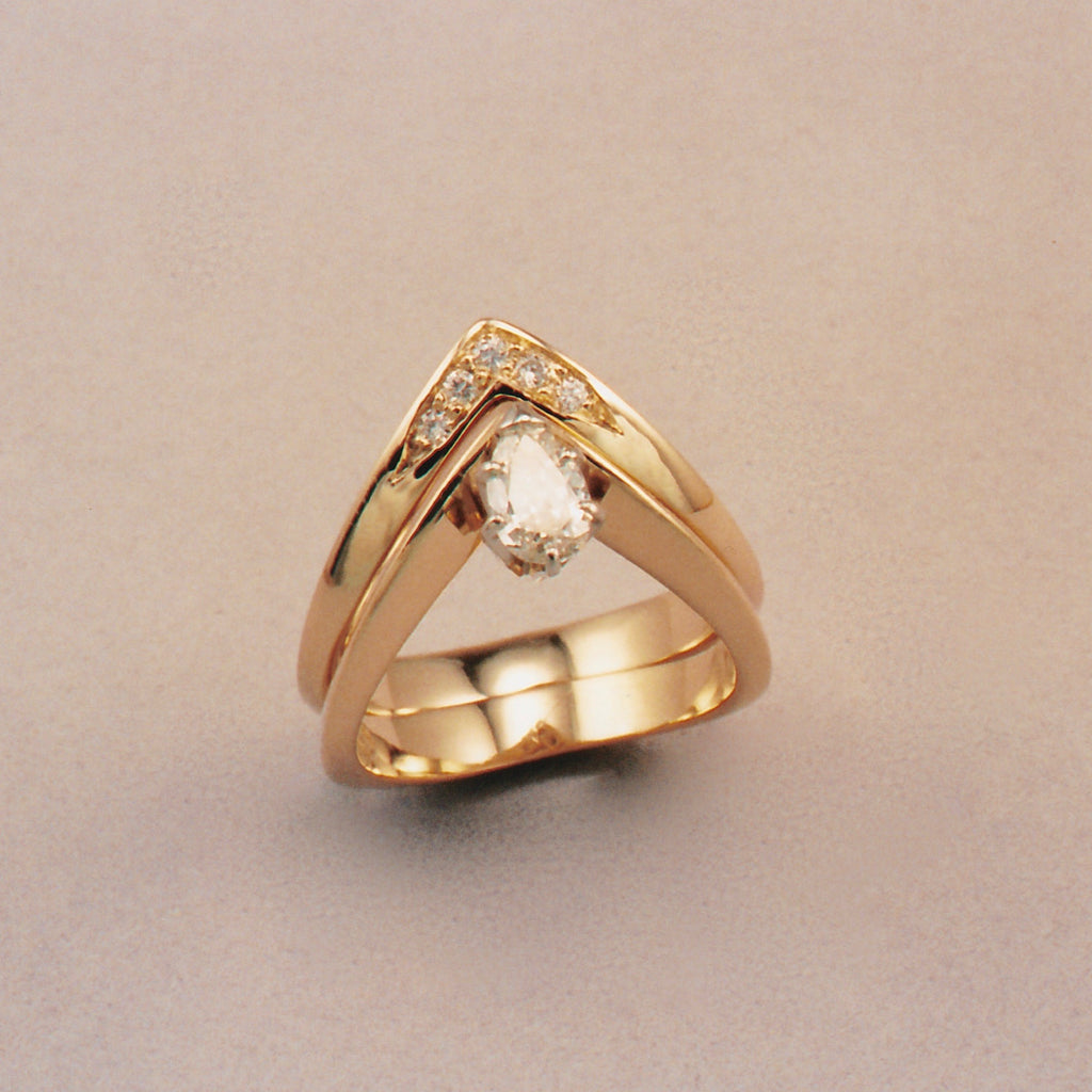 Arc Wedding Set,Custom,custom jewelry designer,custom jewelry design, Handmade jewelry, handcrafted, fine jewelry designs, designer goldsmiths, unique jewelry designs, northwest jewelry, northwest jewelry designers, pacific northwest jewelry,